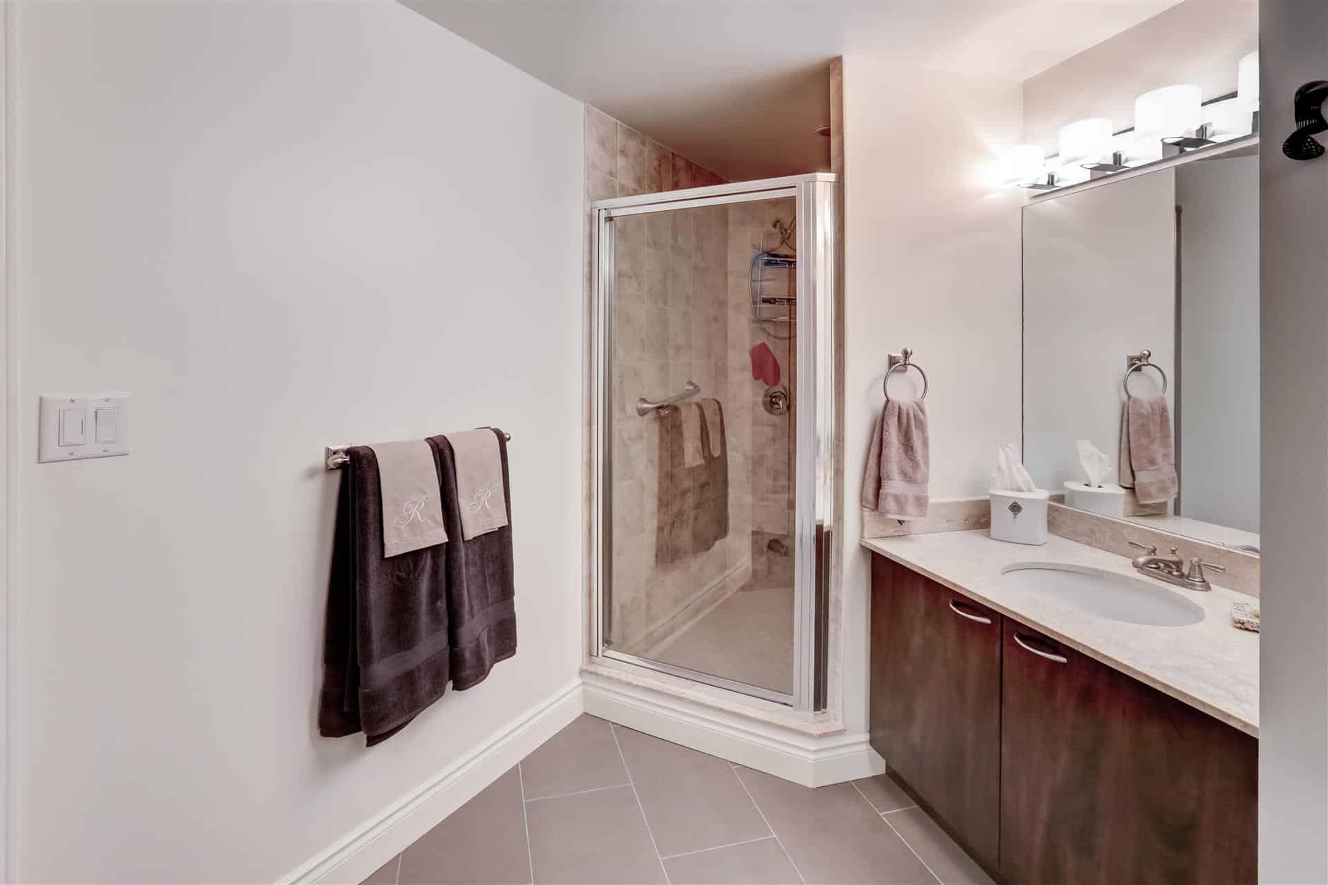 Bedroom Primary Ensuite